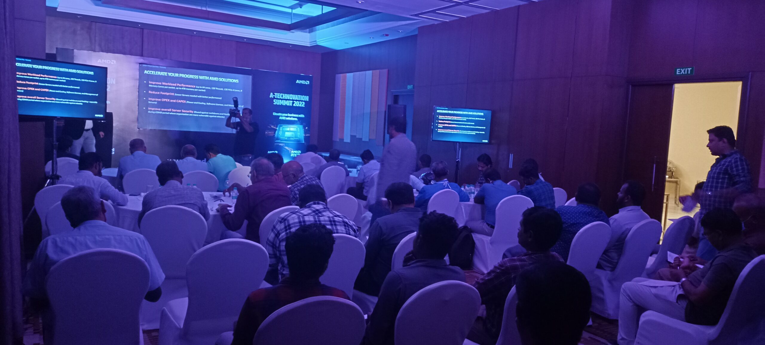 filter: 0; jpegRotation: 0; fileterIntensity: 0.000000; filterMask: 0; module:1facing:0;
hw-remosaic: 0;
touch: (-1.0, -1.0);
modeInfo: ;
sceneMode: LLHDR;
cct_value: 0;
AI_Scene: (-1, -1);
aec_lux: 19.0;
hist255: 0.0;
hist252~255: 0.0;
hist0~15: 0.0;